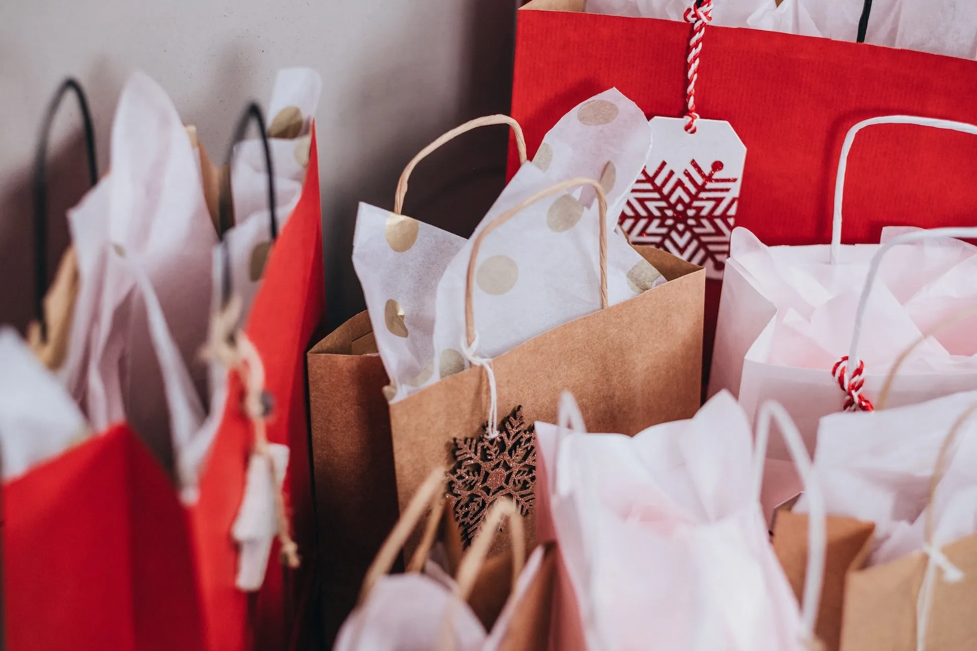 torebki świąteczne, giftbag, torby prezentowe, opakowania świąteczne, świąteczne pakowanie, pakowanie prezentów, jak zapakować, bibuła ozdobna, prezenty na święta