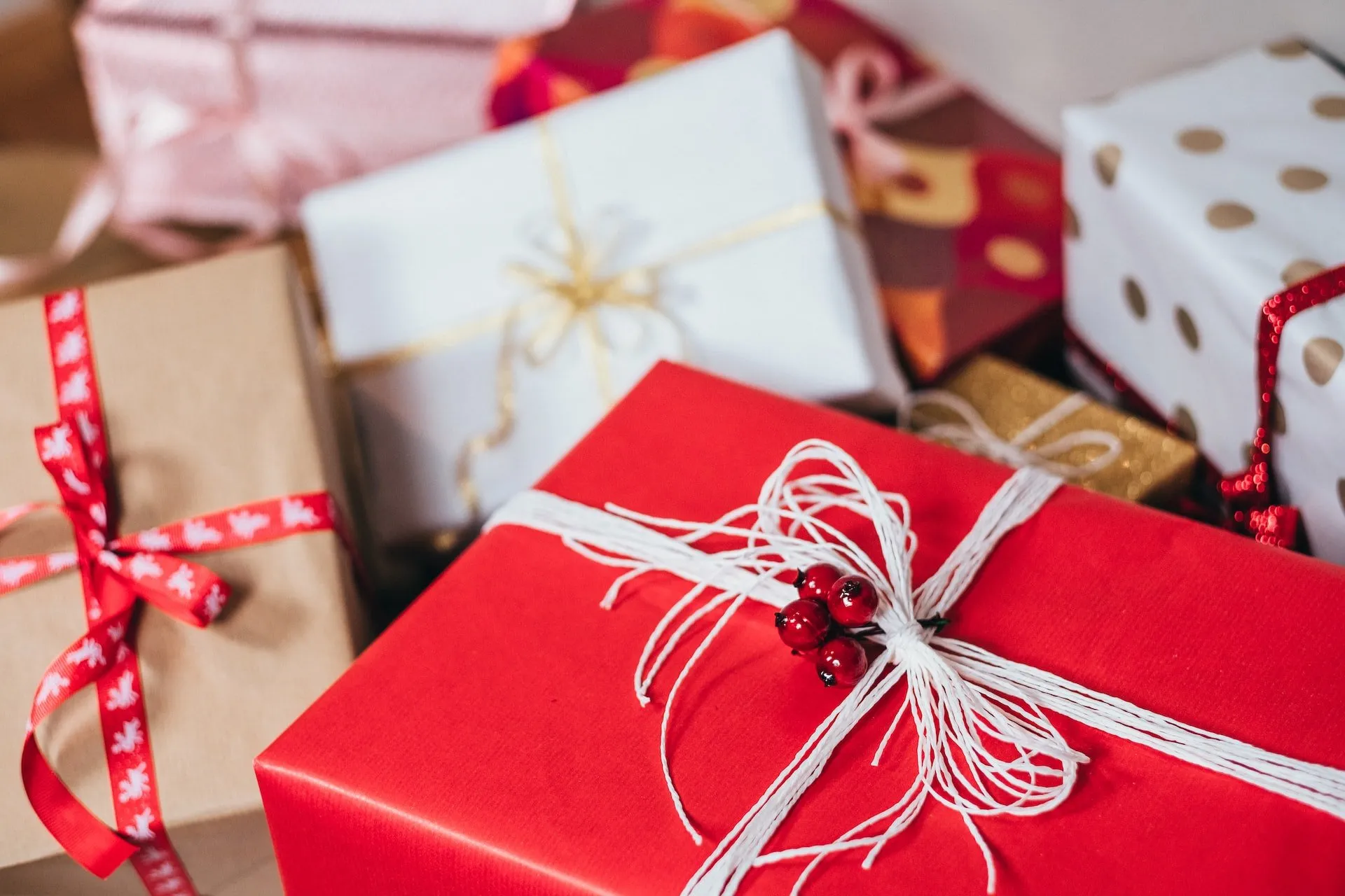 pudełka świąteczne, giftbag, pudełka prezentowe, opakowania świąteczne, świąteczne pakowanie, pakowanie prezentów, jak zapakować, bibuła ozdobna, prezenty na święta