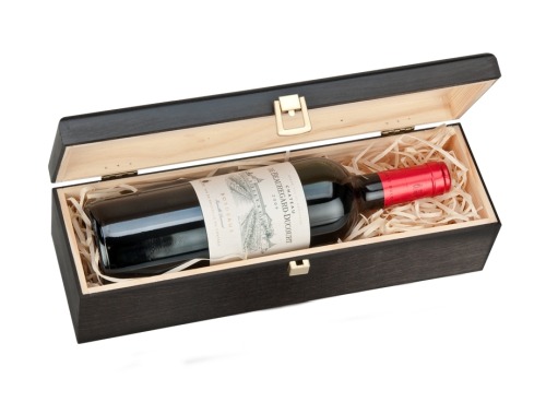 czarne drewniane pudełko na wino