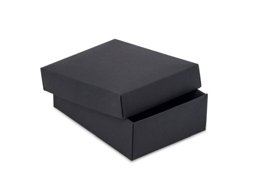 czarne pudełko kartonowe