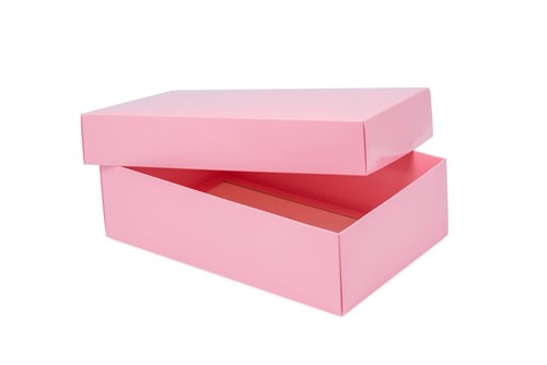różowe laminowane pudełko