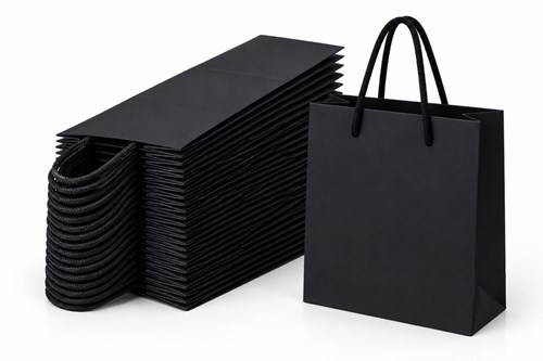 Zestaw 25 czarnych toreb papierowych kraft o wymiarach 140 × 51 × 153 mm, wykonanych z papieru 200 g/m², z wymiennymi uchwytami i możliwością personal
