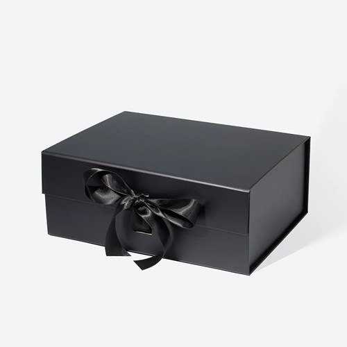 Czarne pudełko magnetyczne 255×190×102 mm ze wstążką