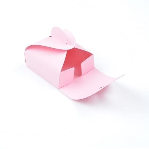 kartonowe pudełko na prezent