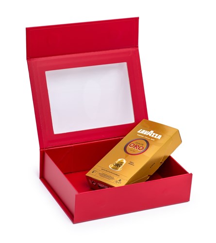 czzerwone-pudelko-magnetyczne-z-okienkiem-200-x150x55mm