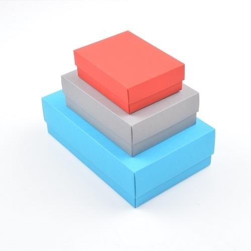 zielone pudełko z tektury