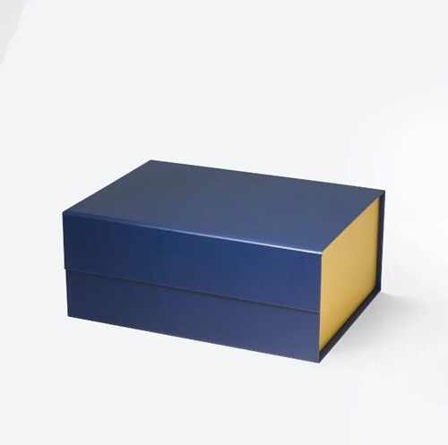 Granatowe pudełko magnetyczne 235×170×100 mm ze złotym wnętrzem