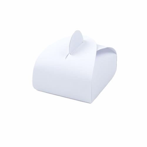 białe pudełko prezent