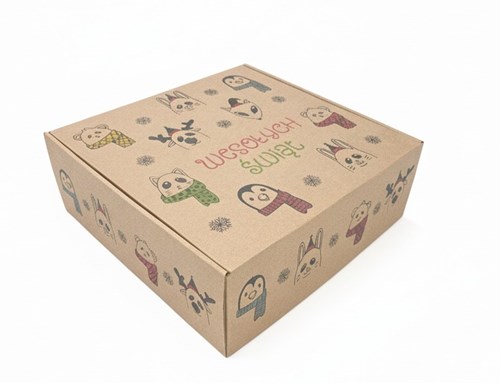 Karton świąteczny kraftowy z motywem zwierzątek i napisem „Wesołych Świąt”.