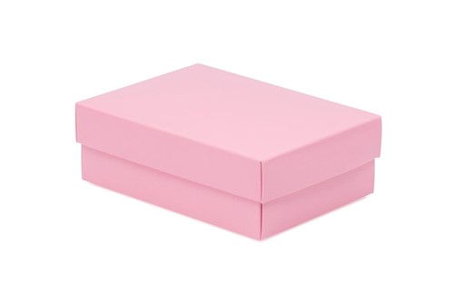różowe laminowane pudełko