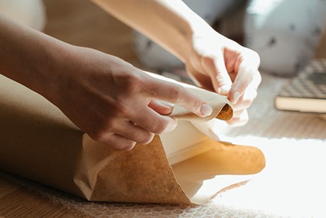 Kompletny poradnik pakowania paczek do wysyłki