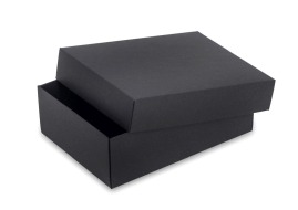 czarne pudełko tekturowe