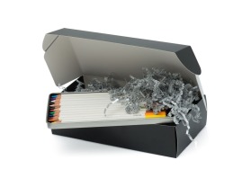 czarne opakowanie laminowane