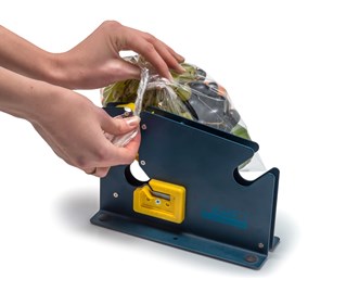 Taśma Do Zaklejania Worków NEOTAPE  12mm/60m CZERWONA