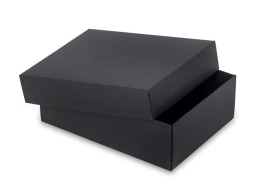 czarne pudełko tekturowe