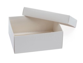 Białe pudełko laminowane A6