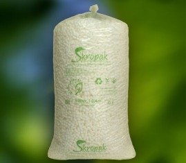 Ekologiczny, biały wypełniacz służący do zabezpieczenia wysyłanych towarów 