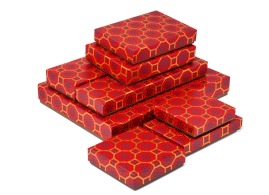 zestaw czerwonych pudełek