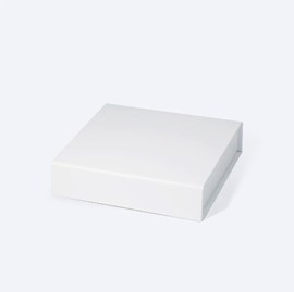Białe kwadratowe pudełko magnetyczne 152×152×38 mm B7