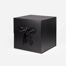 pudelko-magnetyczne-ma-kostka-czarne-z-wstazka-305x305x305.jpg
