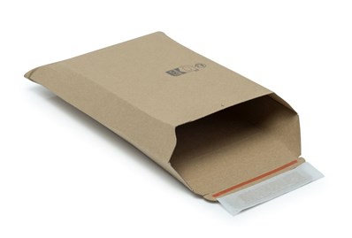 Koperta tekturowa B5 175x250 mm brązowa 450 g z paskiem samoprzylepnym