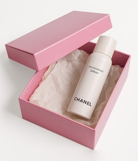 różowe laminowane pudełko