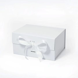 pudelko-magnetyczne-b6-biale-z-wstazka-200x150x100.jpg