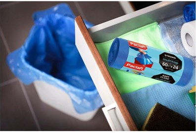 Niebieskie worki na śmieci Paclan M-top 60 l – rolka 24 sztuki