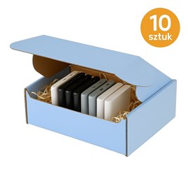 10 niebieskich pudełek fasonowych, jedno otwarte, pokazujące wnętrze.